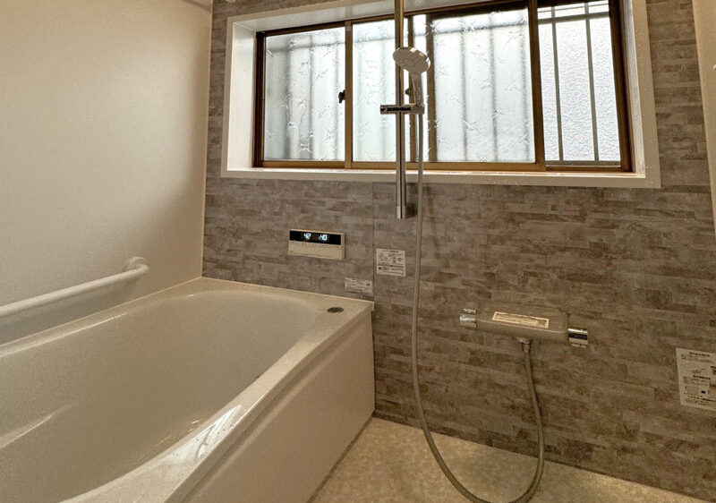 冷たいタイルのお風呂を、快適なシステムバスへ！