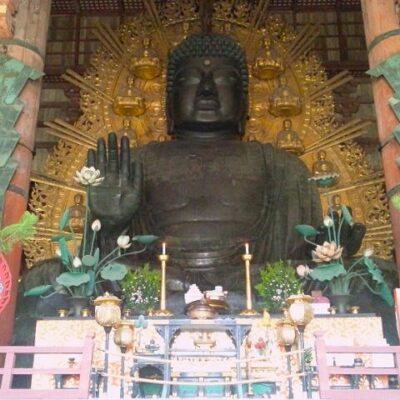 壁に穴を開けて、イケメン大仏様を思い出す？