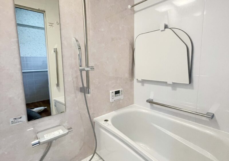 高齢の家族のために安全で暖かいお風呂へ